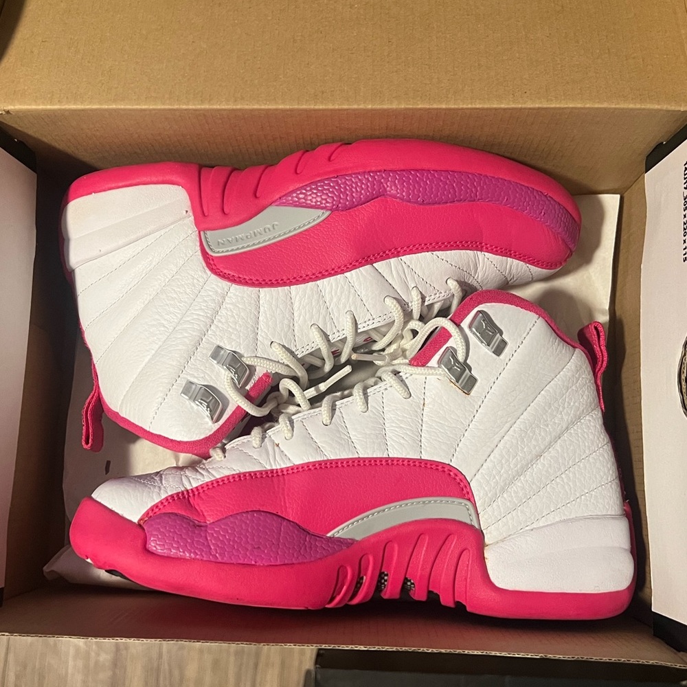 Jordan retro 12 VALENTINE w/Original Box